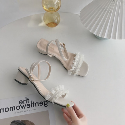 Κομψά γυναικεία σανδάλια απλό μοντέλο με τακούνι