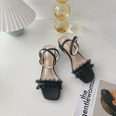 Κομψά γυναικεία σανδάλια απλό μοντέλο με τακούνι