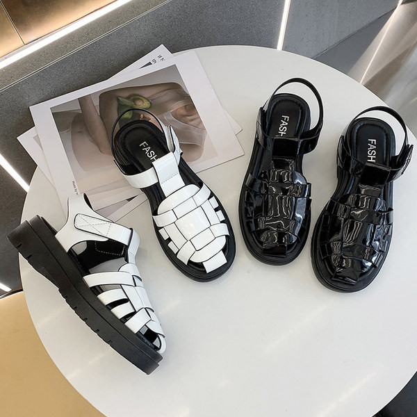 Sandale de dama in doua culori cu catarama si talpa plata