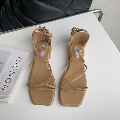 Γυναικεία πέδιλα από faux δέρμα με κορδόνια