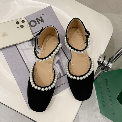 Κομψά γυναικεία σανδάλια με διακοσμητικές πέρλες