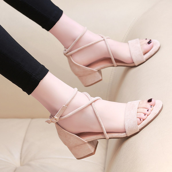 Casual γυναικεία σανδάλια από οικο σουέτ με χαμηλό τετράγωνο τακούνι