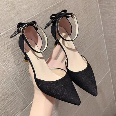 Κομψά γυναικεία πέδιλα μυτερό μοντέλο με κορδέλα