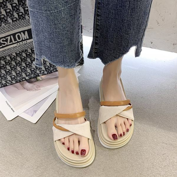 Γυναικείες παντόφλες casual με επίπεδη σόλα - δύο χρώματα