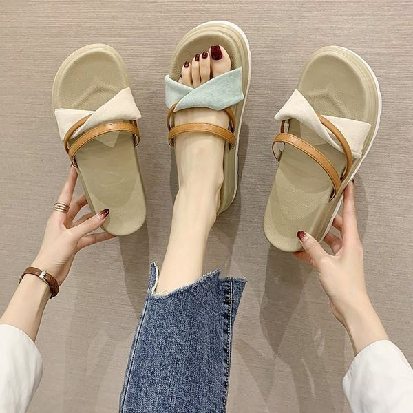 Γυναικείες παντόφλες casual με επίπεδη σόλα - δύο χρώματα