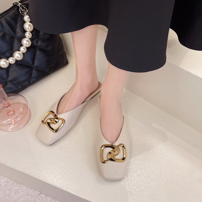 Γυναικείες έκο δερμάτινες παντόφλες με μεταλλική διακόσμηση σε τρία χρώματα