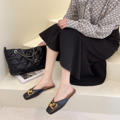 Γυναικείες έκο δερμάτινες παντόφλες με μεταλλική διακόσμηση σε τρία χρώματα