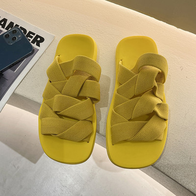 Γυναικείες παντόφλες με τιράντες και επίπεδη σόλα σε τρία χρώματα