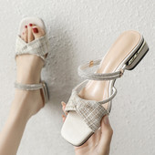 Γυναικείες παντόφλες casual με διακοσμητικές πέτρες και τετράγωνο τακούνι 2,5 εκ