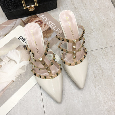 Κομψές γυναικείες παντόφλες μυτερό μοντέλο από ψηλά τακούνια