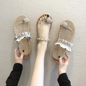 Μοντέρνες γυναικείες παντόφλες σε δύο μοντέλα