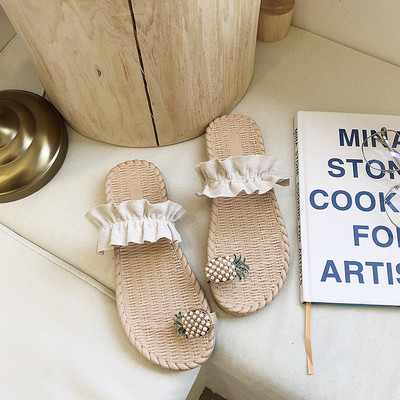 Μοντέρνες γυναικείες παντόφλες σε δύο μοντέλα