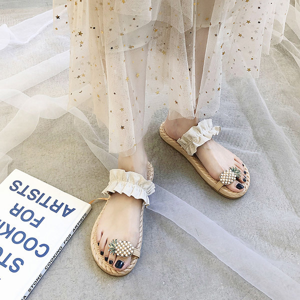 Μοντέρνες γυναικείες παντόφλες  σε δύο μοντέλα