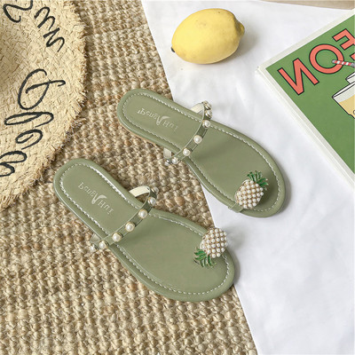 Μοντέρνα γυναικείες παντόφλες με δικοσμητικές πέρλες