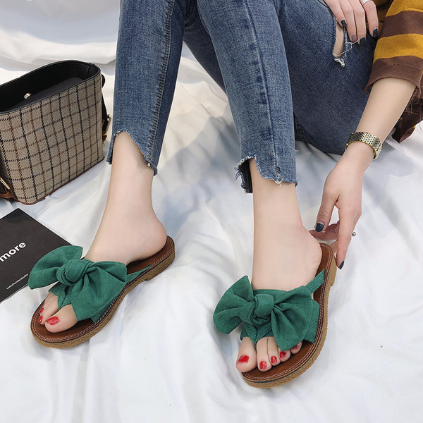 Γυναικείες παντόφλες από οικολογικό δέρμα