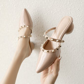 Papuci de damă ascuțiți din piele artificială cu carouri metalice