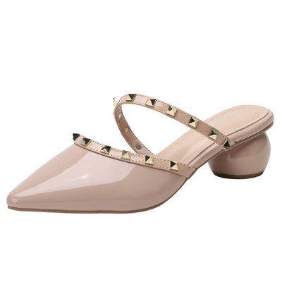 Papuci de damă ascuțiți din piele artificială cu carouri metalice