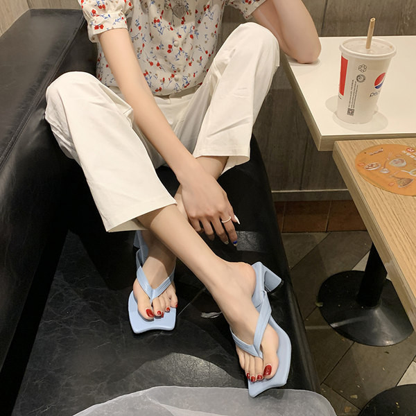 Γυναικείες παντόφλες από έκο δέρμα με τακούνι