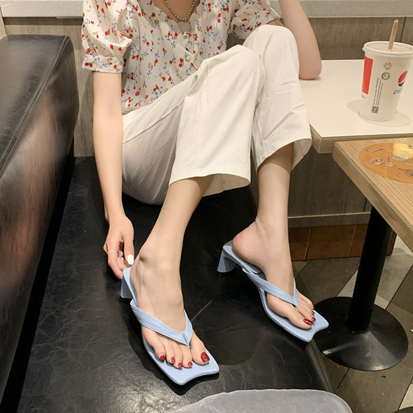 Γυναικείες παντόφλες από έκο δέρμα με τακούνι