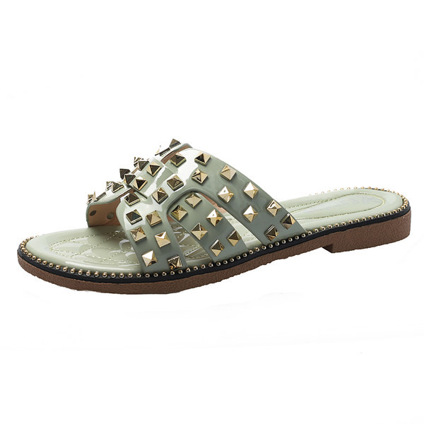 Papuci moderni de dama cu talpa plate si carouri metalice