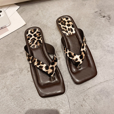 Γυναικείες έκο δερμάτινες παντόφλες σε τέσσερα χρώματα και επίπεδη σόλα