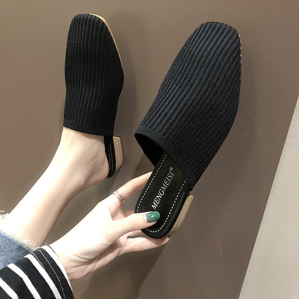 Γυναικείες παντόφλες απλό μοντέλο με τακούνι