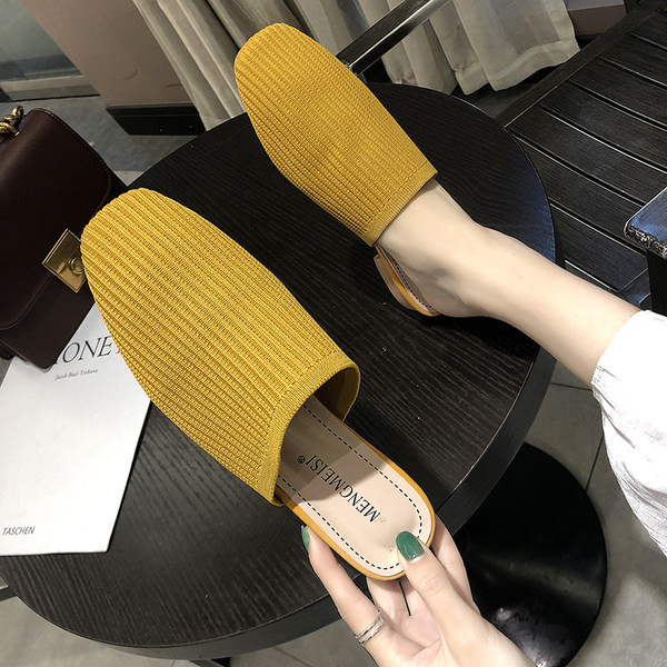 Γυναικείες παντόφλες απλό μοντέλο με τακούνι