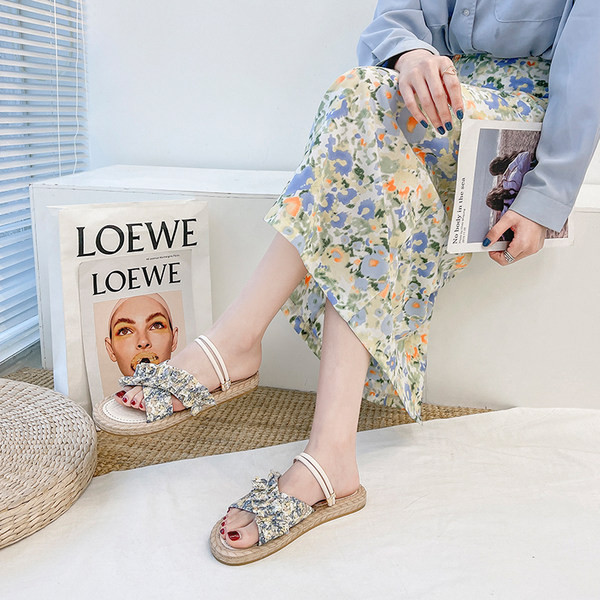 Papuci dama cu model floral in trei culori