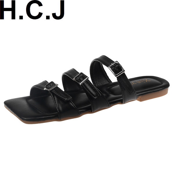 Sieviešu mākslīgās ādas čības ar sprādzi un plakanu zoli