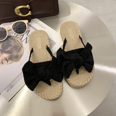 Papuci de damă cu talpă plată prin vârf