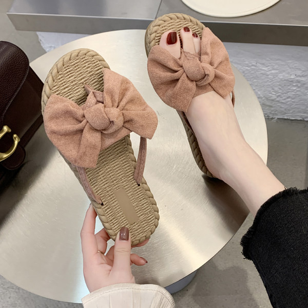 Papuci de damă cu talpă plată prin vârf