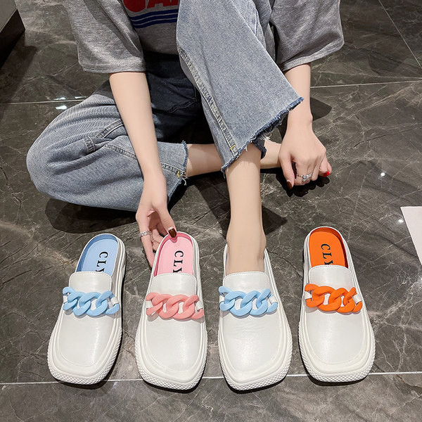 Papuci moderni de dama alb cu talpa plata