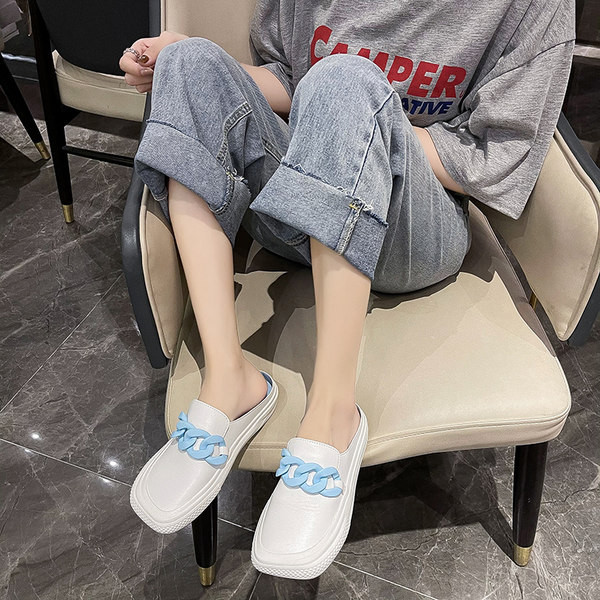 Papuci moderni de dama alb cu talpa plata