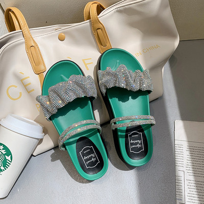 Γυναικείες μοντέρνες παντόφλες με λαμπερό αποτέλεσμα σε πράσινο και μαύρο χρώμα