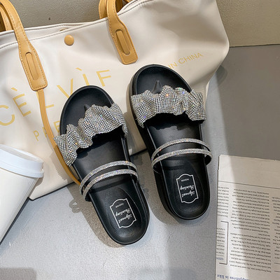 Γυναικείες μοντέρνες παντόφλες με λαμπερό αποτέλεσμα σε πράσινο και μαύρο χρώμα