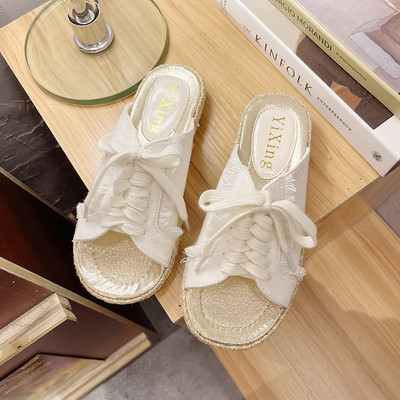 Model nou de papuci de dama cu cravate in trei culori