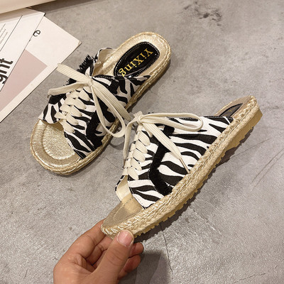 Model nou de papuci de dama cu cravate in trei culori