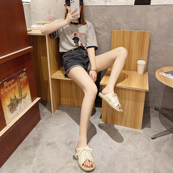 Model nou de papuci de dama cu cravate in trei culori