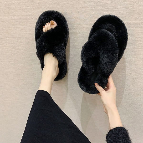 Papuci moderni de dama cu talpa plate