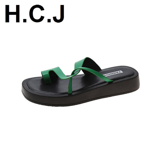 Sieviešu ikdienas sandales ar plakanām zolēm trīs krāsās