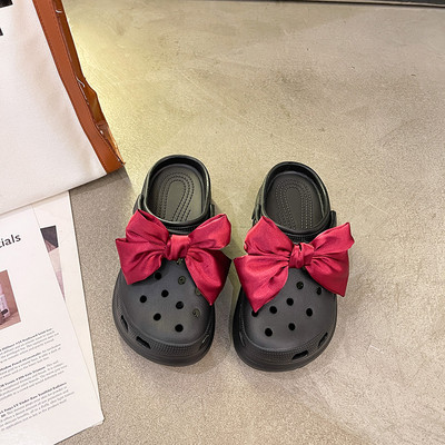 Sieviešu gumijas čības ar lenti baltā un melnā krāsā