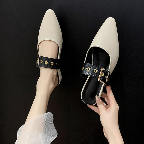 Papuci de dama eleganti model ascutit cu catarama