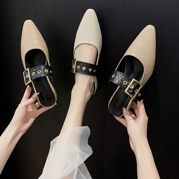 Papuci de dama eleganti model ascutit cu catarama