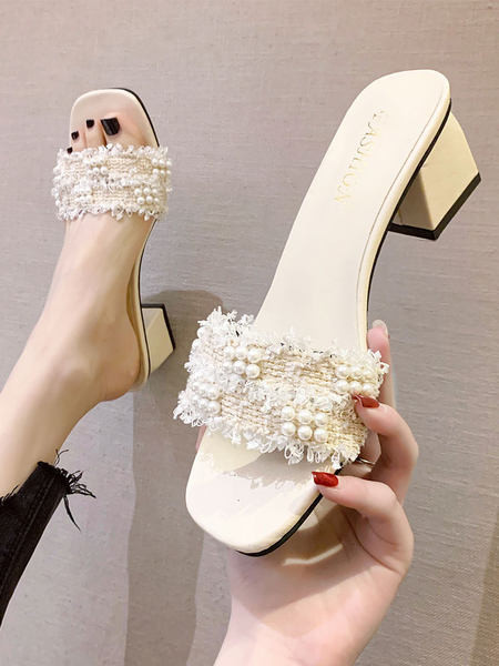 Μοντέρνες γυναικείες παντόφλες με τακούνι και διακοσμητικά μαργαριτάρια