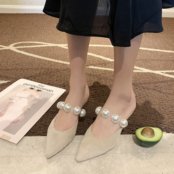 Papuci de dama moderni model ascutit cu perle decorative