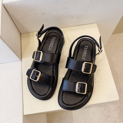 Γυναικείες παντόφλες από faux δέρμα σε μαύρο και άσπρο χρώμα