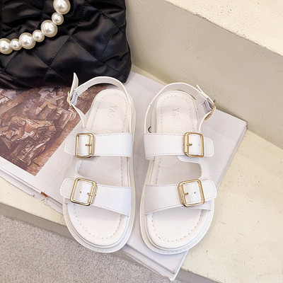 Γυναικείες παντόφλες από faux δέρμα σε μαύρο και άσπρο χρώμα