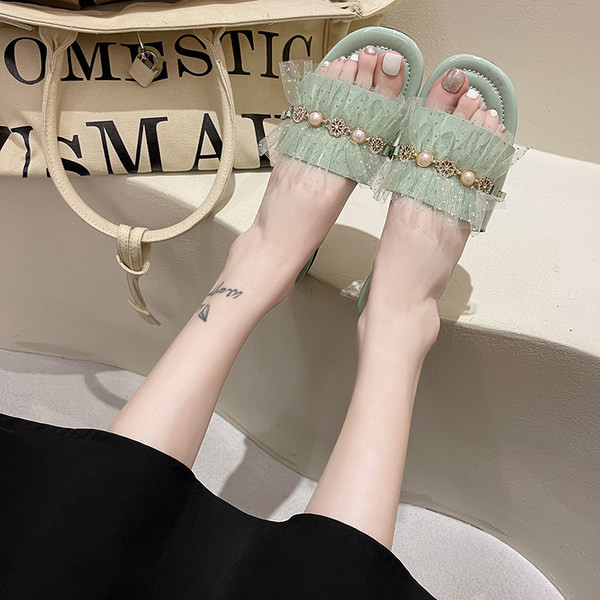 Papuci de dama in trei culori cu tul si decor metalic