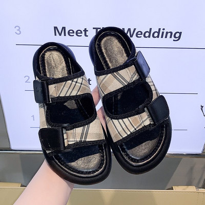 Model nou de papuci de dama alb-negru