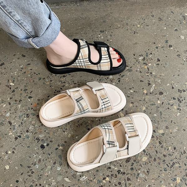 Model nou de papuci de dama alb-negru